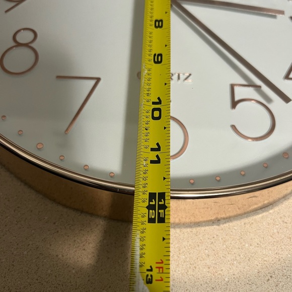 Quartz Rose Gold Wall Clock - Picture 2 of 5